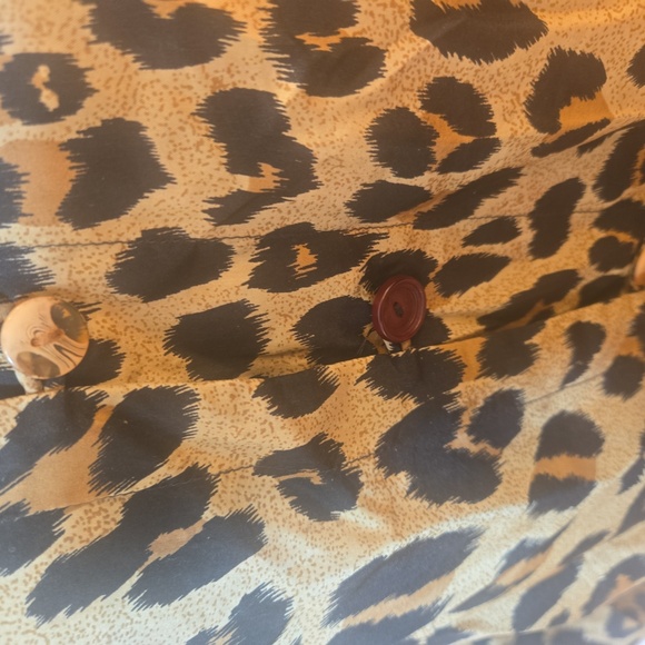 VTG 100% Silk Leopard Print Long Sleeve Button Down Blouse Brown Medium - Picture 7 of 11